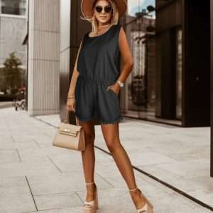 Μαύρο ολόσωμο σορτς με δαντέλα στα μπατζάκια